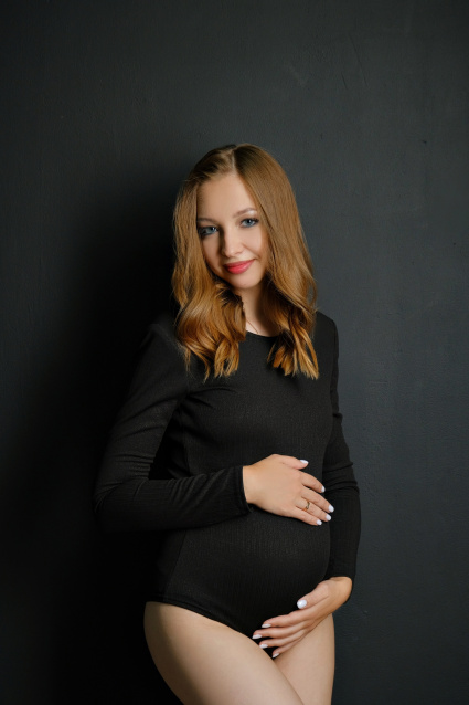 Заказать фотосессию для беременных в студии от компании Fashion Box в Тюмени 
 – фото № 41
