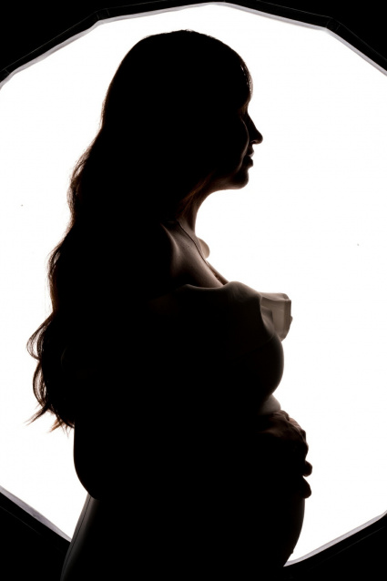 Заказать фотосессию для беременных в студии от компании Fashion Box в Тюмени 
 – фото № 16