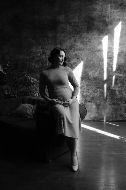 Заказать фотосессию для беременных в студии от компании Fashion Box в Тюмени 
 – фото № 31