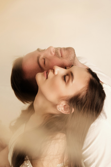 Заказать фотосессию Love Story в студии от сети фотостудий Fashion Box в Тюмени 
 – фото № 2