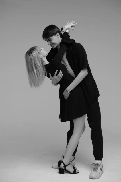 Заказать фотосессию Love Story в студии от сети фотостудий Fashion Box в Тюмени 
 – фото № 19