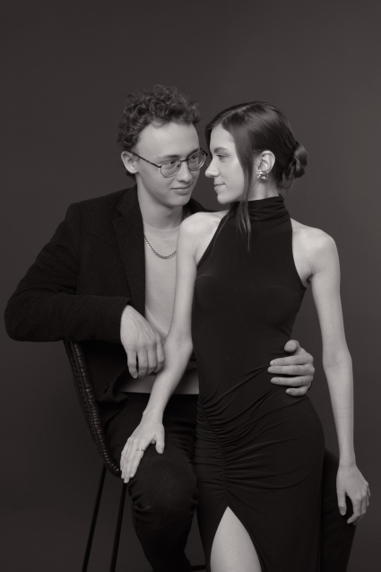 Заказать фотосессию Love Story в студии от сети фотостудий Fashion Box в Тюмени 
 – фото № 11