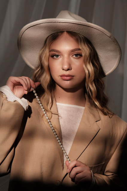 Заказать индивидуальную фотосессию в 2-х образах в Тюмени по лучшим ценам от компании Fashion Box
 – фото № 22