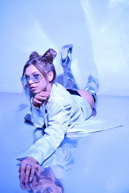 Заказать индивидуальную фотосессию в 2-х образах в Тюмени по лучшим ценам от компании Fashion Box
 – фото № 14