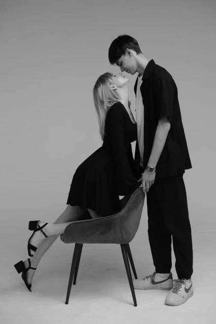 Заказать фотосессию Love Story в студии от сети фотостудий Fashion Box в Тюмени 
 – фото № 20