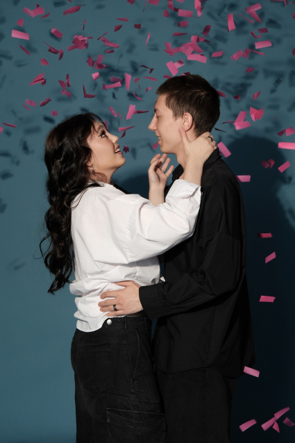 Заказать фотосессию Love Story в студии от сети фотостудий Fashion Box в Тюмени 
 – фото № 8