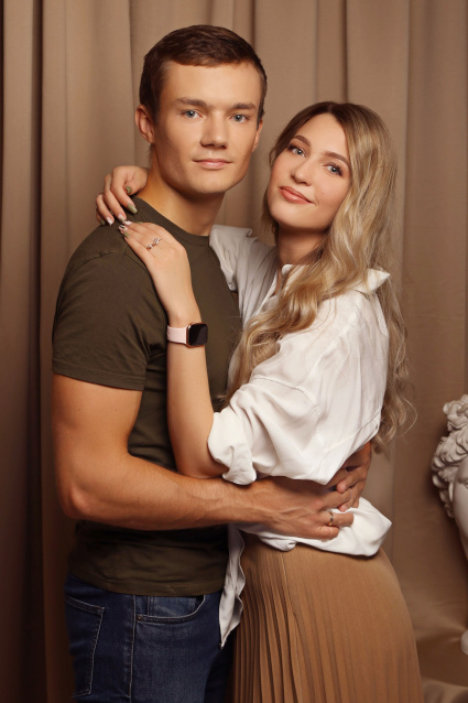 Заказать фотосессию Love Story в студии от сети фотостудий Fashion Box в Тюмени 
 – фото № 2