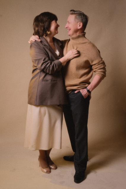 Заказать фотосессию Love Story в студии от сети фотостудий Fashion Box в Тюмени 
 – фото № 6