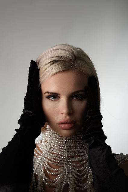 Заказать индивидуальную фотосессию в 2-х образах в Тюмени по лучшим ценам от компании Fashion Box
 – фото № 17