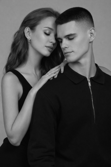 Заказать фотосессию Love Story в студии от сети фотостудий Fashion Box в Тюмени 
 – фото № 8