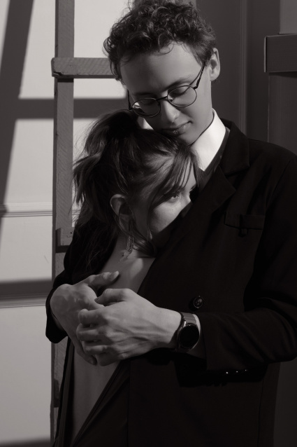 Заказать фотосессию Love Story в студии от сети фотостудий Fashion Box в Тюмени 
 – фото № 10