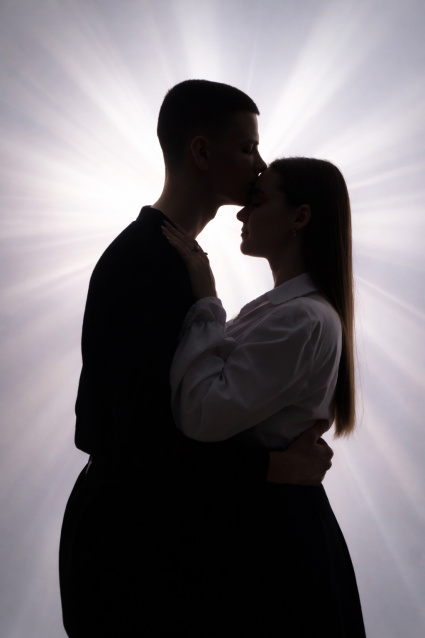 Заказать фотосессию Love Story в студии от сети фотостудий Fashion Box в Тюмени 
 – фото № 5