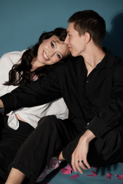 Заказать фотосессию Love Story в студии от сети фотостудий Fashion Box в Тюмени 
 – фото № 7