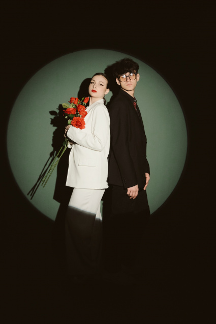 Заказать фотосессию Love Story в студии от сети фотостудий Fashion Box в Тюмени 
 – фото № 17