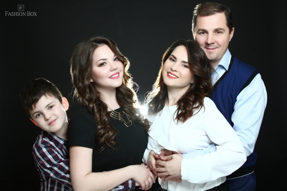 Семейная фотосъемка - чудесное время, проведенное вместе - Новости Fashion Box
<!--'start_frame_cache_3JiYAU'--> – фото № 4