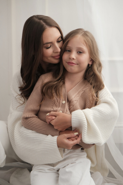 Заказать семейную фотосессию в студии с детьми в Тюмени от Fashion Box
 – фото № 3