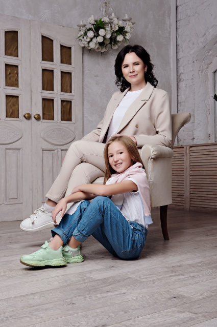 Заказать семейную фотосессию в студии с детьми в Тюмени от Fashion Box
 – фото № 12